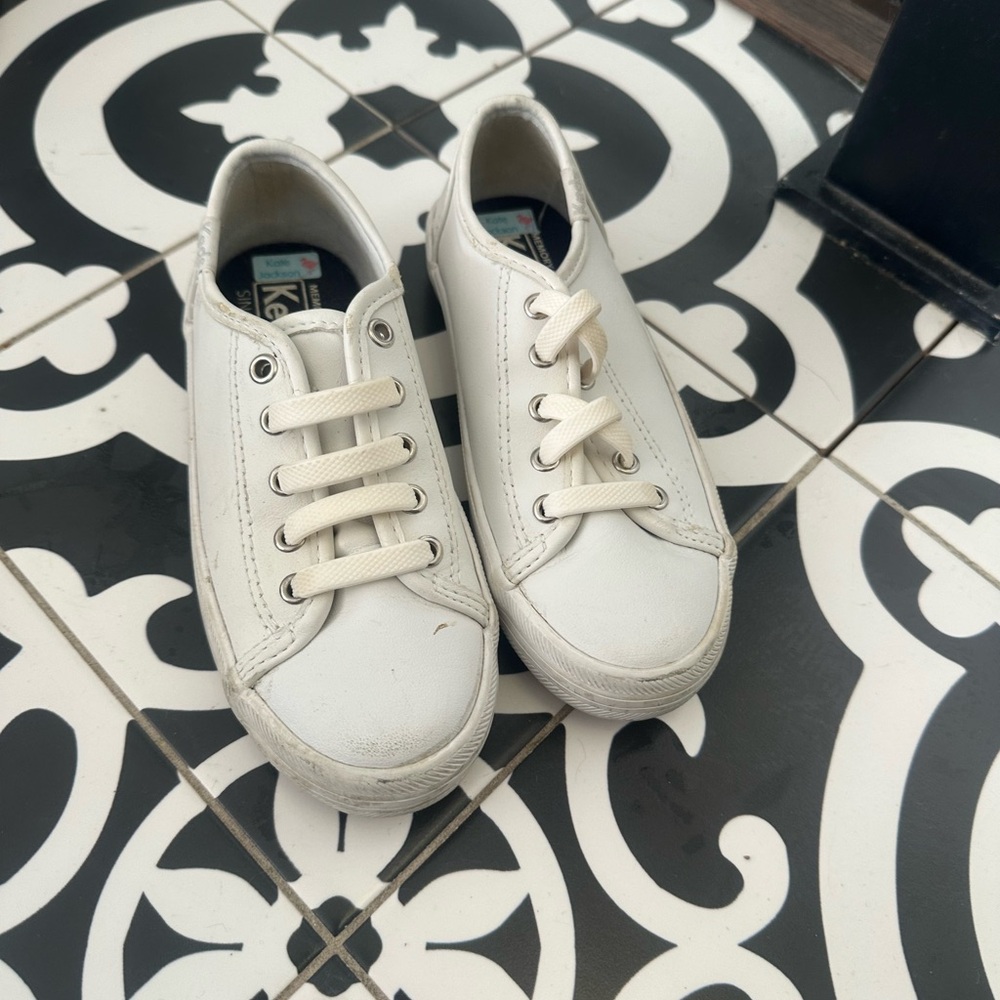 Keds leather shoes with no tie laces